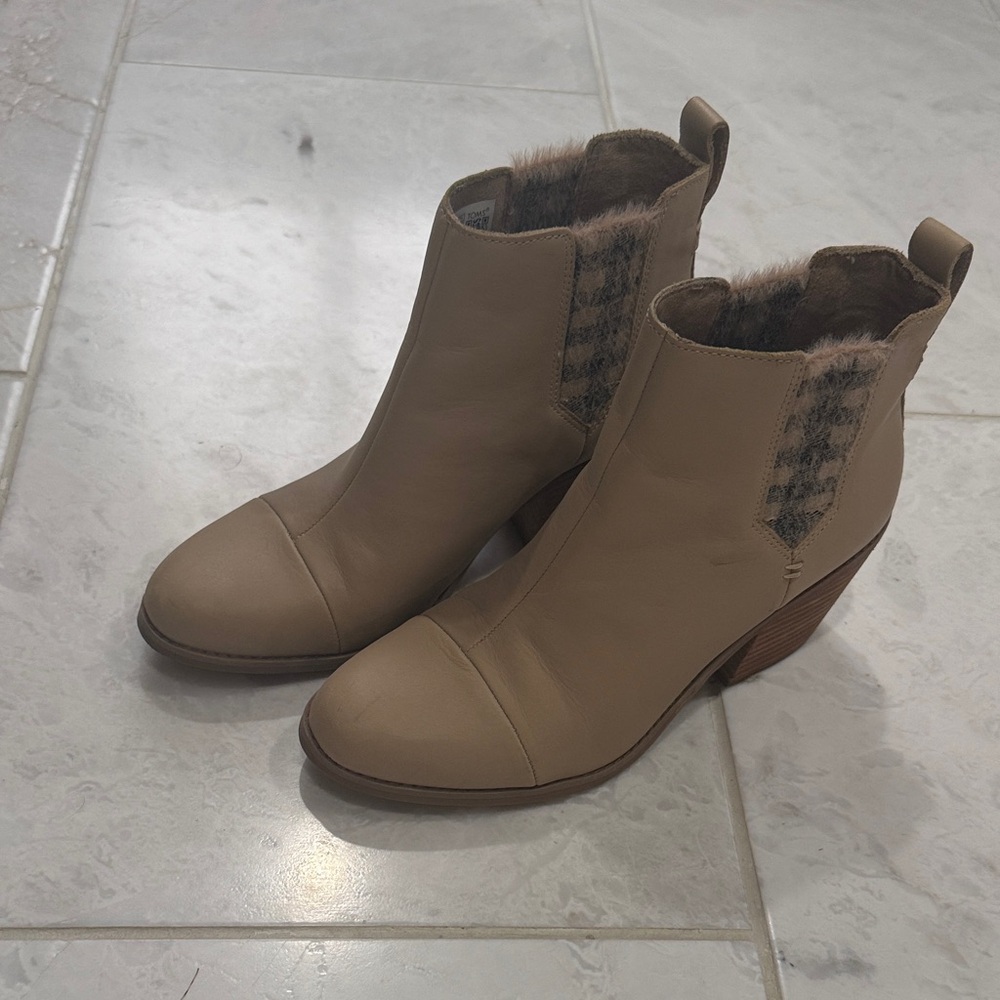 TOMS Everly Chelsea ankle boot